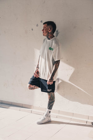 
                  
                    Laden Sie das Bild in den Galerie-Viewer, T-SHIRT &amp;quot;ONLY NEED THE CREW&amp;quot;
                  
                
