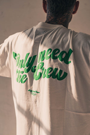 
                  
                    Laden Sie das Bild in den Galerie-Viewer, T-SHIRT &amp;quot;ONLY NEED THE CREW&amp;quot;
                  
                