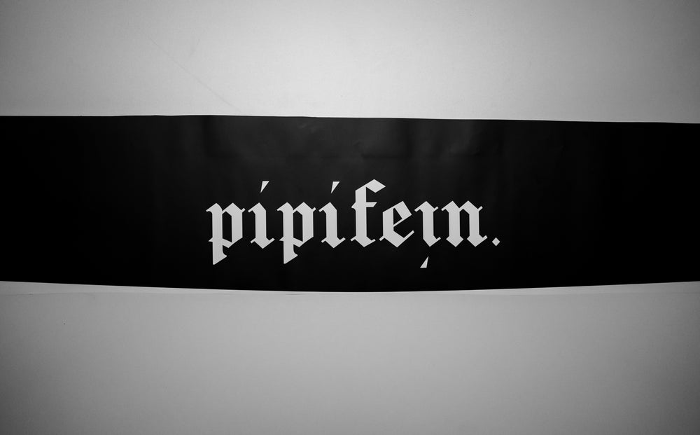 
                  
                    Laden Sie das Bild in den Galerie-Viewer, SCHEIBENBANNER PIPIFEIN
                  
                