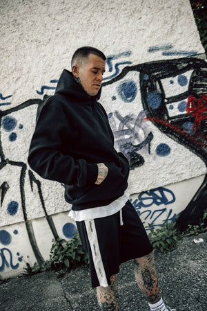 
                  
                    Laden Sie das Bild in den Galerie-Viewer, HOODIE ALLBLACK
                  
                